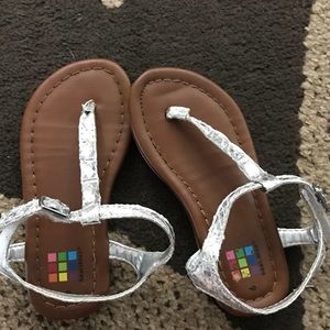 **BUNDLE SALE 👧 Jewel like sandals 6t EUC